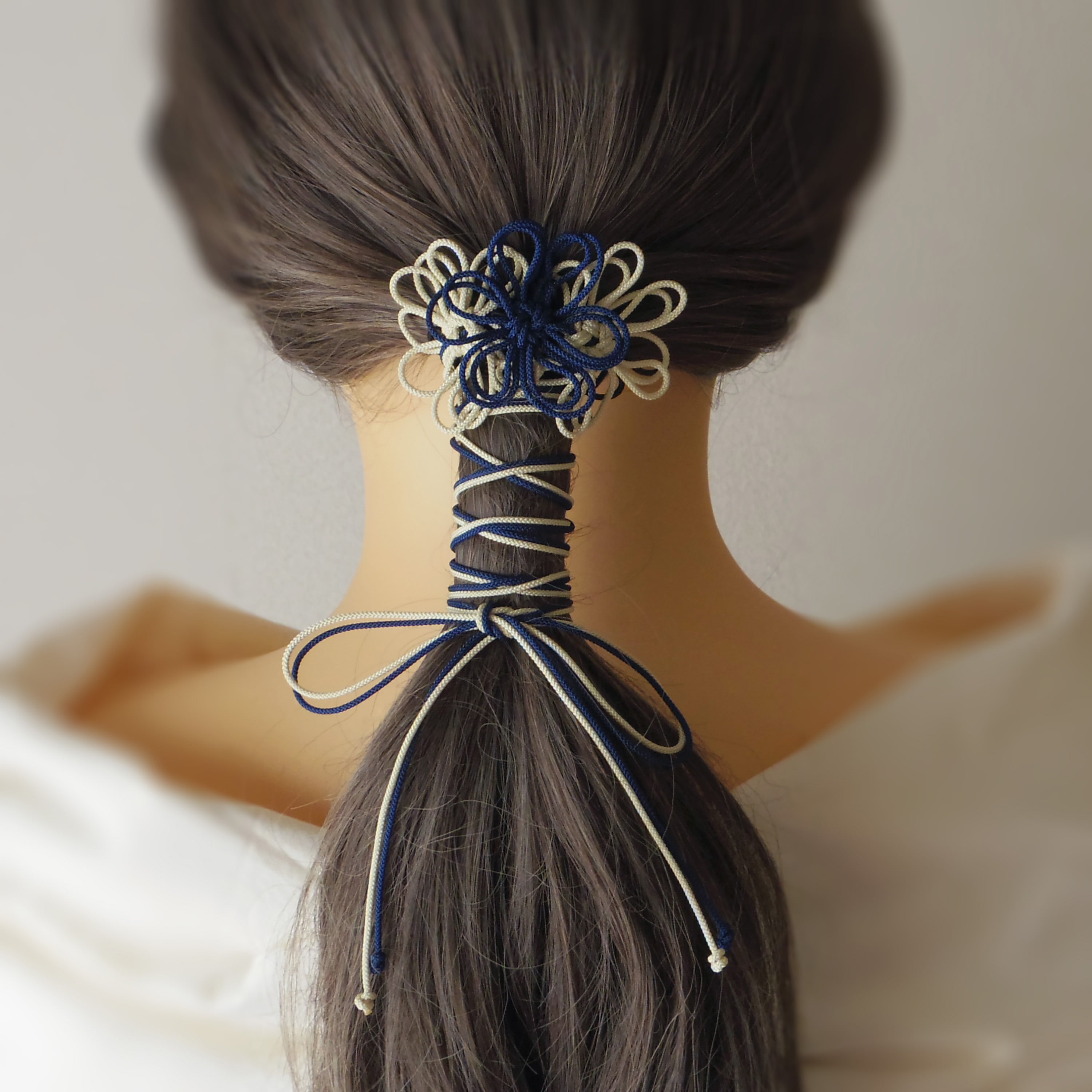 ヘアゴム「色ハ陽ニ冴エ」(濃青×アイボリー)