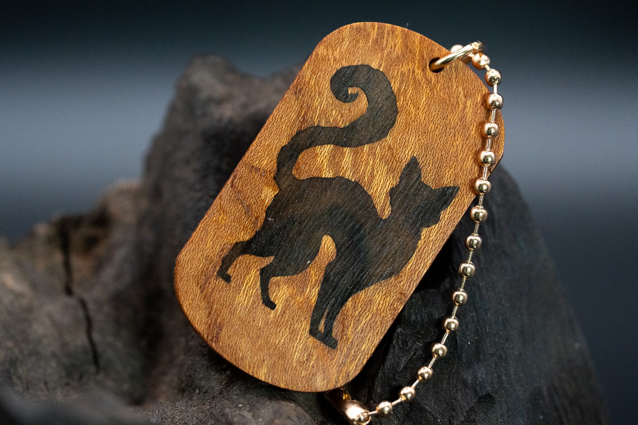 【日本を代表する巨木】 欅(ケヤキ) ドッグタグ 象嵌 探る視線