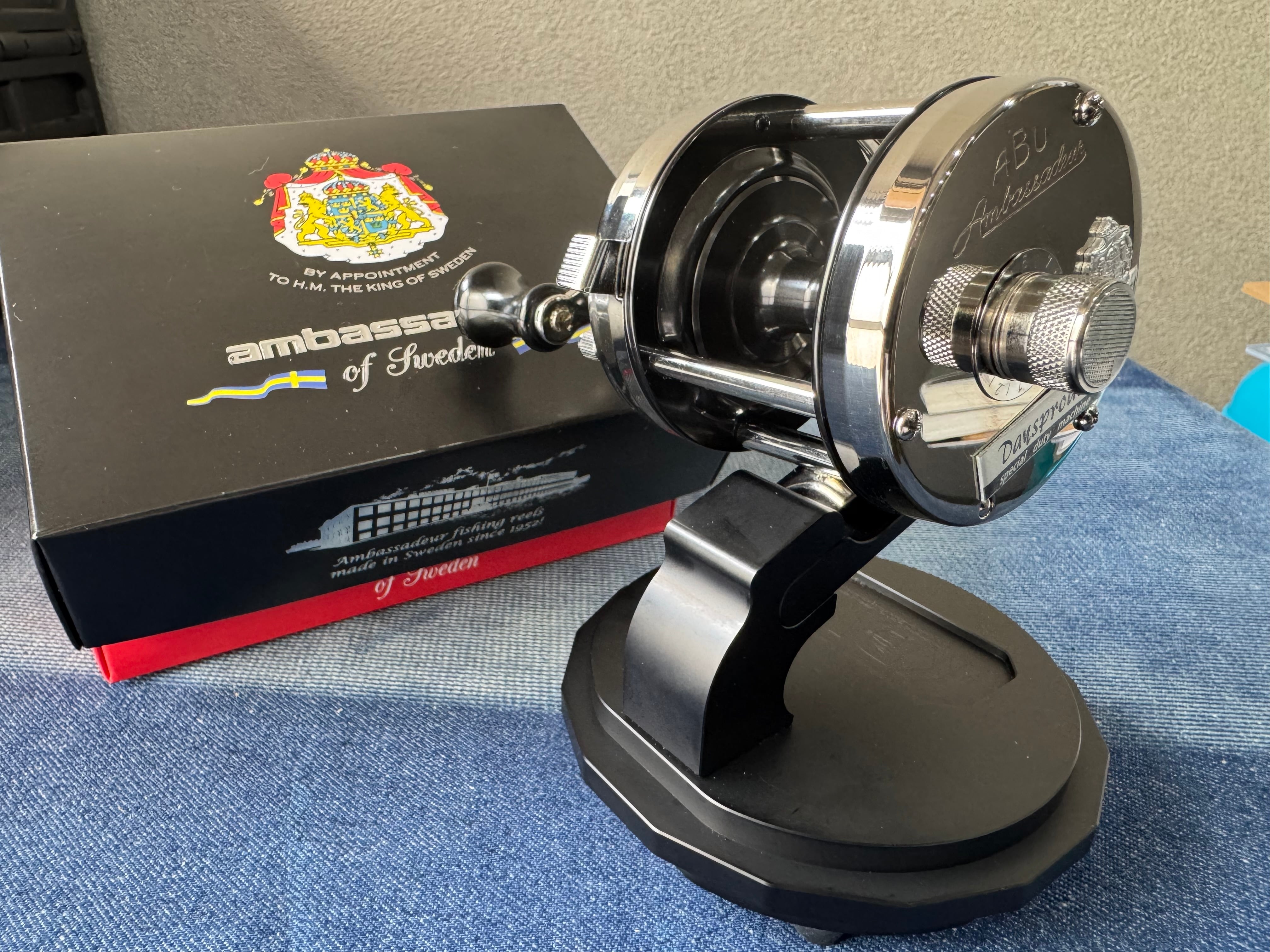 アブガルシア×ディスプラウト アンバサダー5501CS ROCKET MirrorChrome