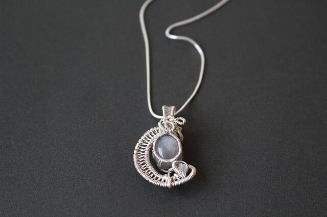 Moonstone silver925 wirewrapping pendant