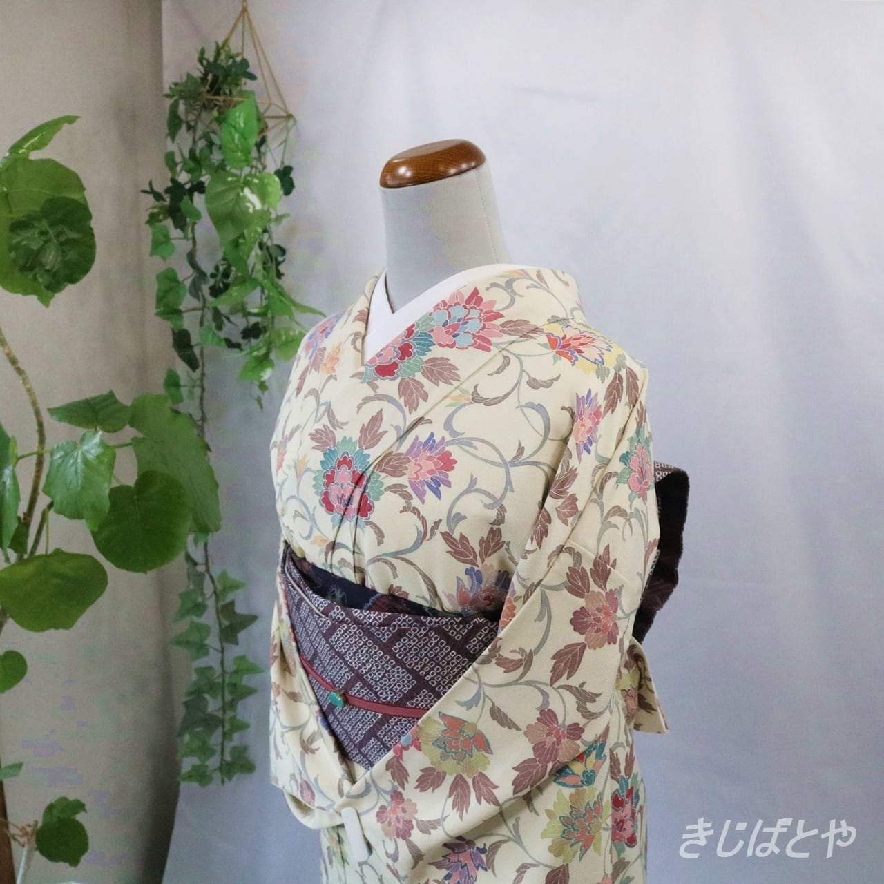 【七緒　掲載商品】正絹ちりめん　白地に花の総柄小紋　袷　作家物 | きじばとや powered by BASE