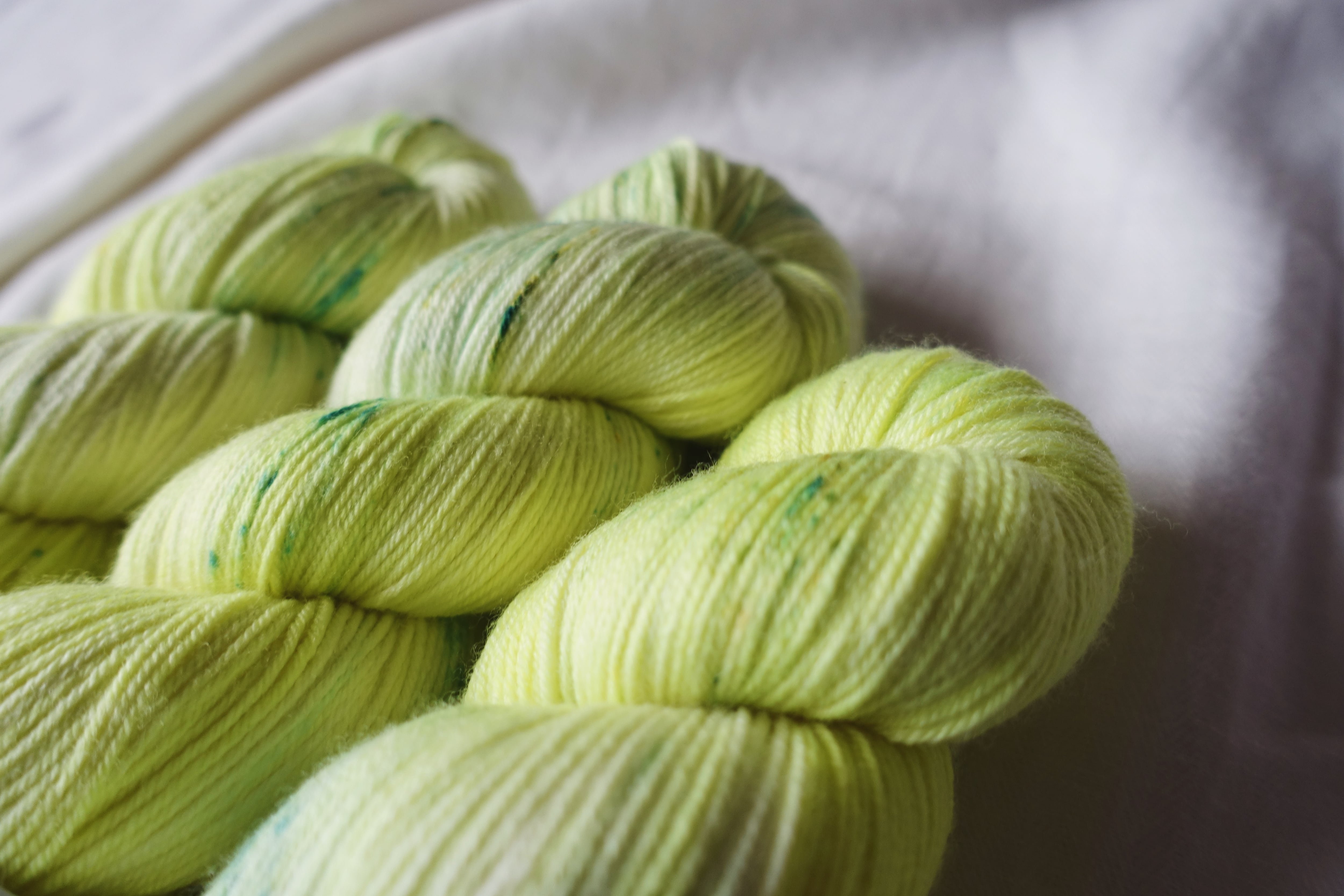 手染め糸]Premium Silk+Wool Sock_Parakeet | 手染め毛糸のYaoskep Yarn
