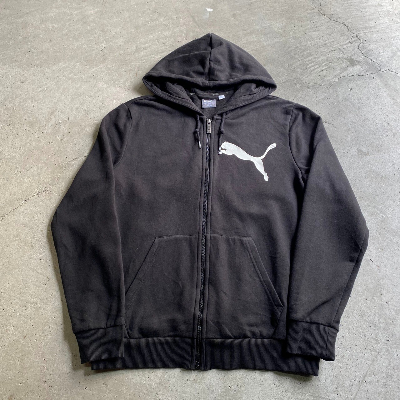 PUMA プーマ フロントワンポイントロゴ バックプリント フルジップ 