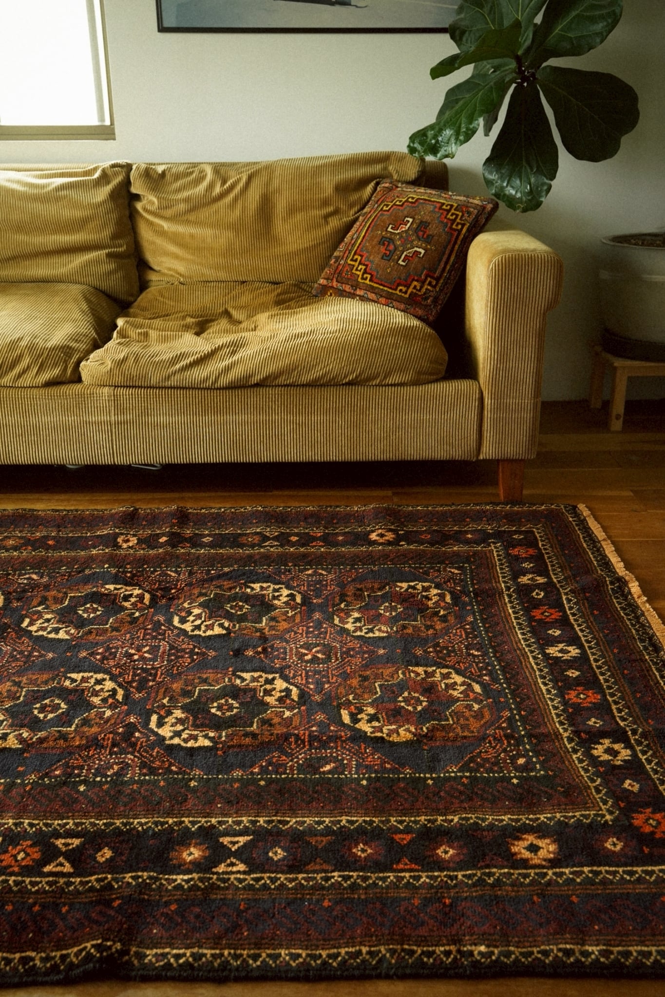 1723-Vintage Baluch rug