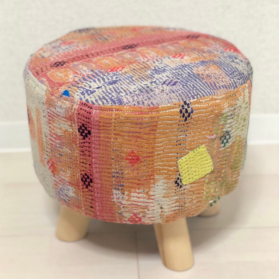 ヴィンテージラリーキルトのスツール オットマン 刺繍布 刺し子 襤褸 