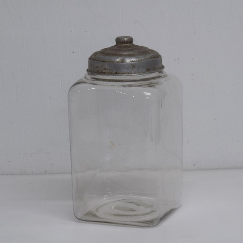 昭和の雑貨　’50年代のアルミ蓋付きガラス瓶　保存瓶　駄菓子入れ　昭和レトロ