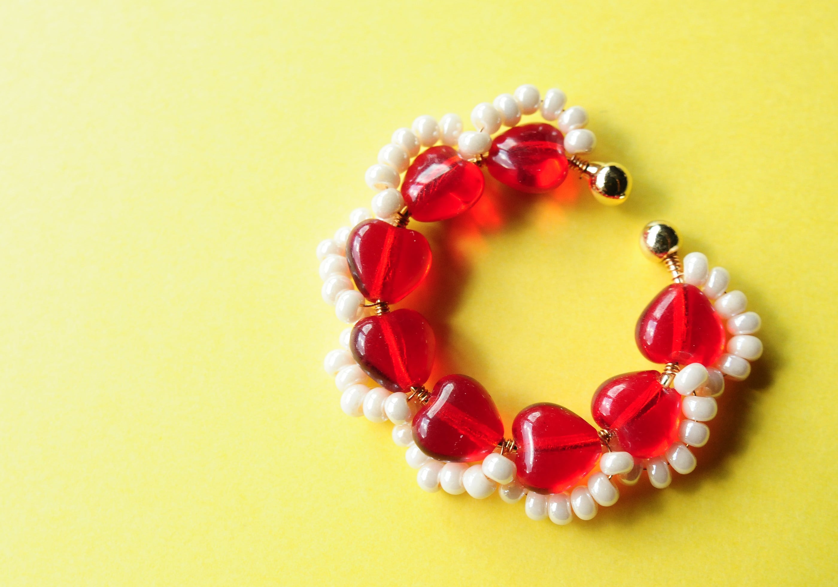 <Rollo~イロヅクビジュー~>イヤーカフ『 Akai heart × Shiro 』