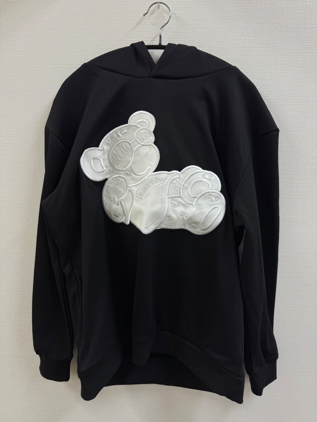 rum002 RUMSODA フーディー