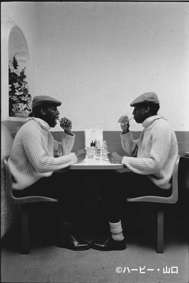 ★【Monthly Select 2026】‐ June ★ HERBIE YAMAGUCHI ／『Twins London』 LONDON 1986 （プリント8x10／フレーム11x14）