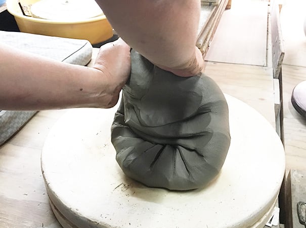 栃木県から 益子焼の こぼしにくい器／0歳からの伝統ブランドaeru