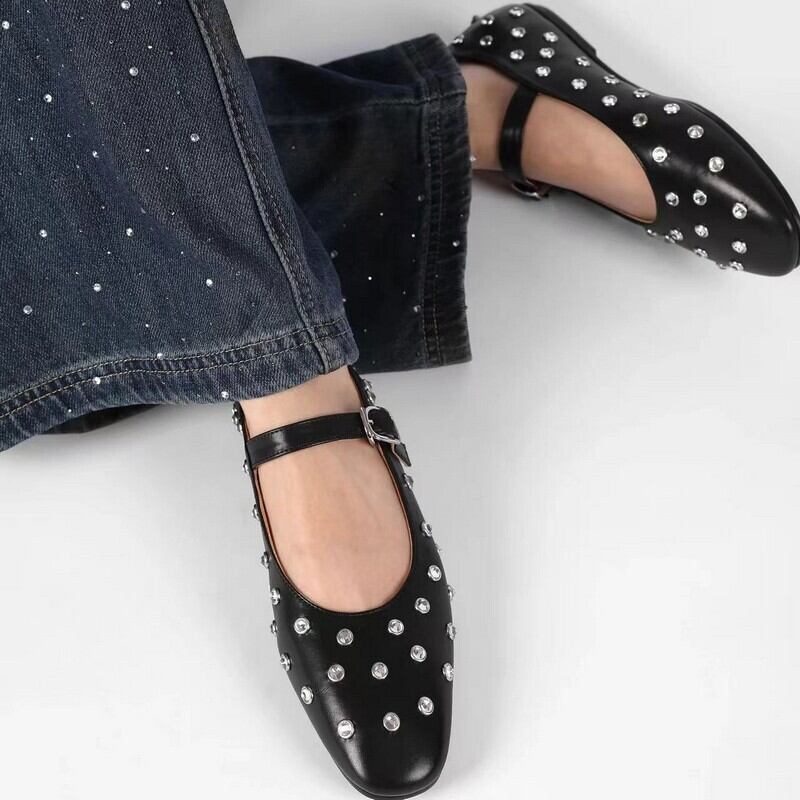 Studded round toe shoes