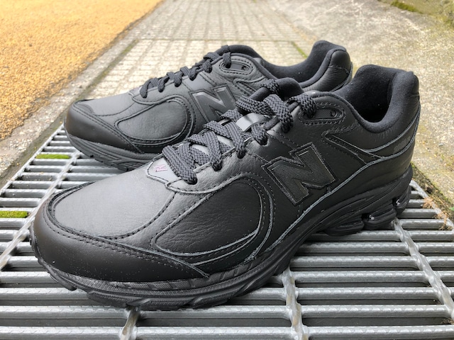 NEW BALANCE ML2002R K (BLACK)