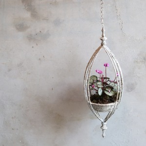 シクラメンコウムのハングブリキ　届いてすぐ玄関に飾れる 　プレゼントにもオススメ　