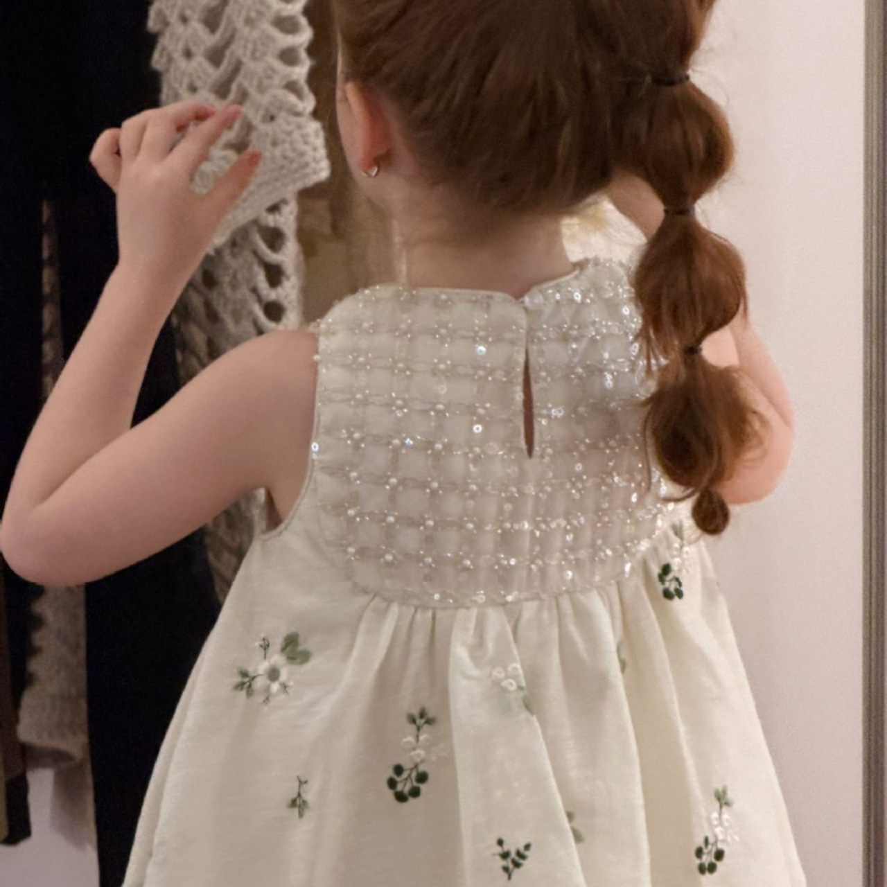 夏花柄刺しゅうビーズワンピース