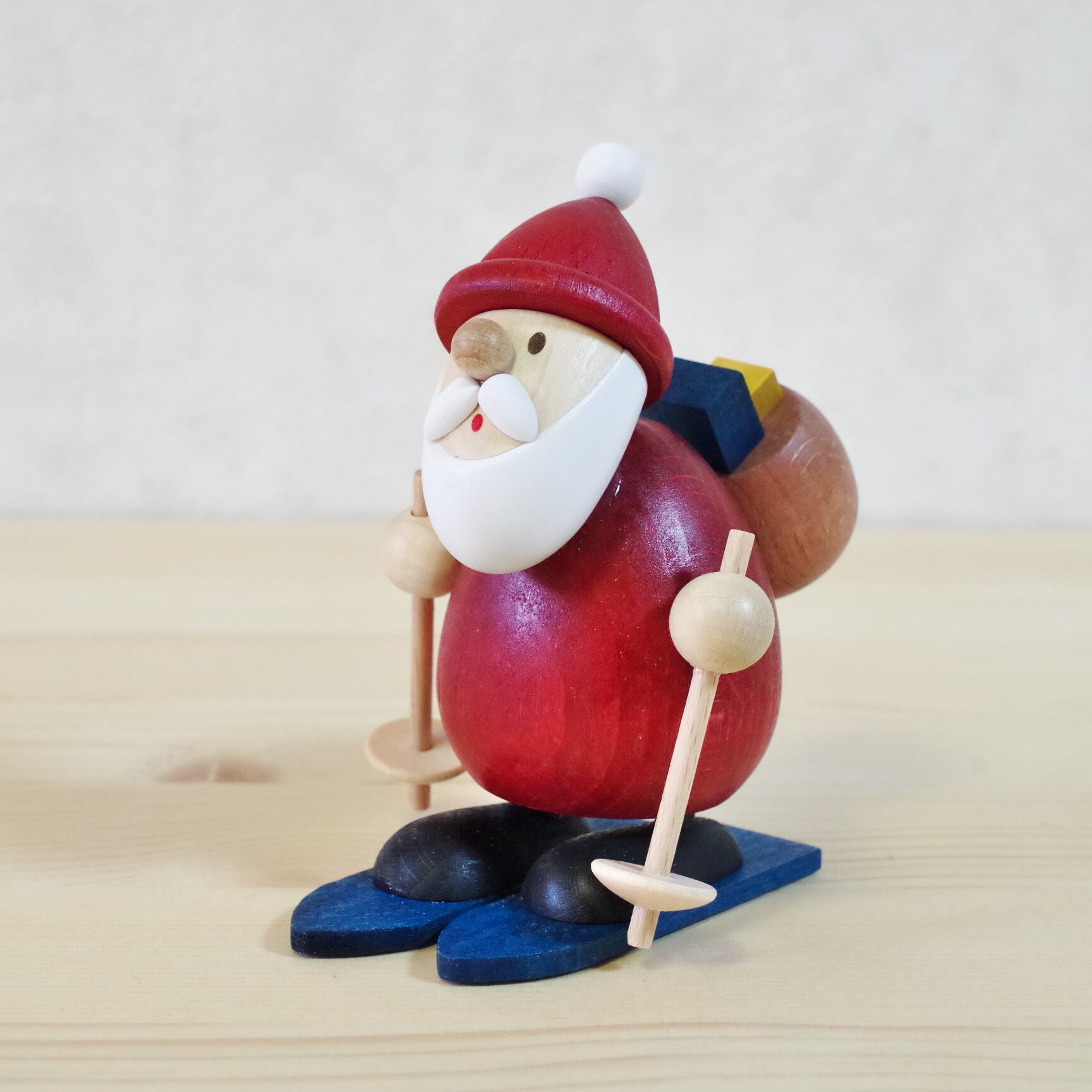 ポールウルリッヒ スキーするサンタ | 木のおもちゃ専門店 おもちゃ箱