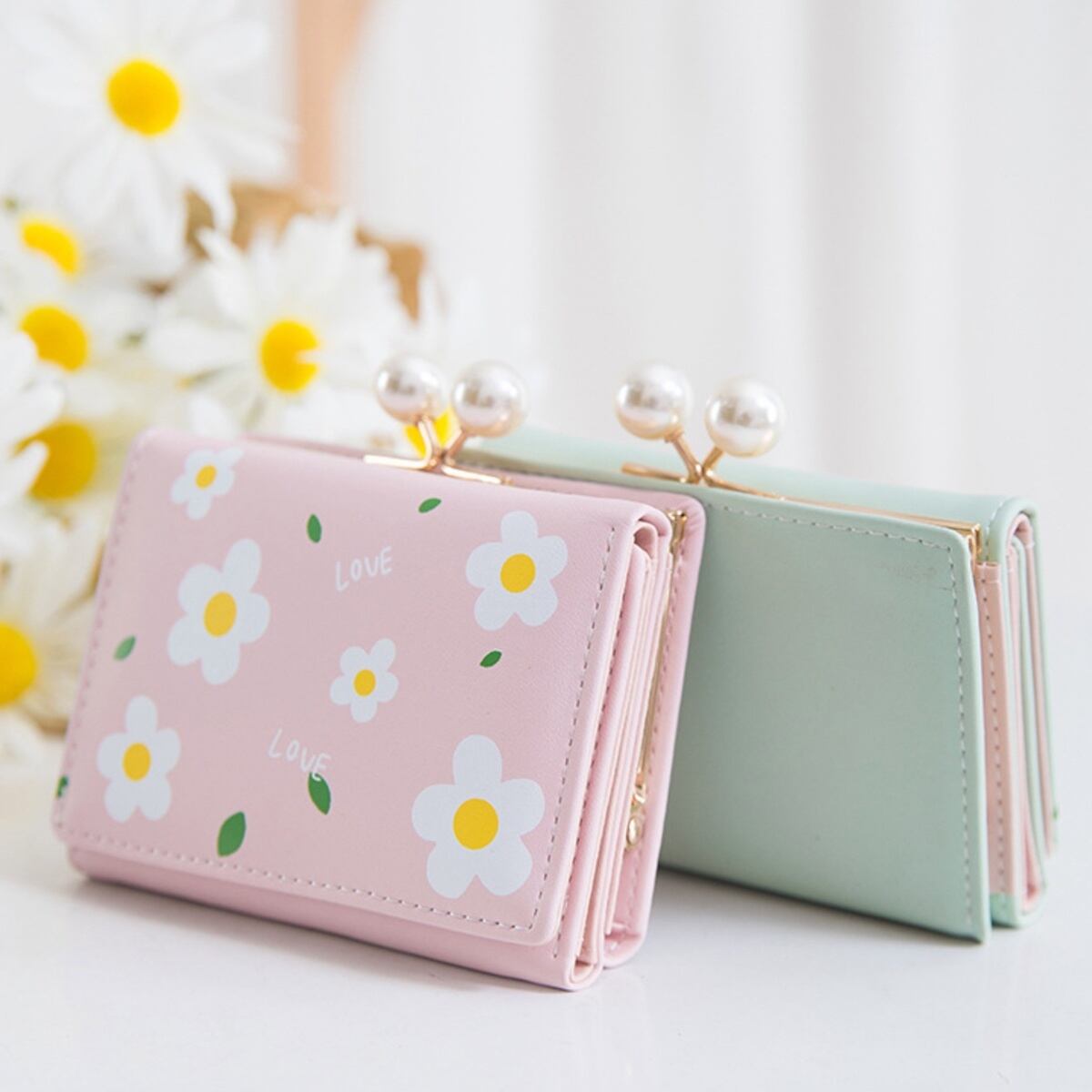 財布 折財布 パール口金シンプル折財布 がま口 カード入れ 三つ折り 薄型 小銭入れ 使いやすい 小さめ 花柄 パール シンプル かわいい おしゃれ コンパクト 柔らかい 合成皮革 セレクトショップオンリーユー