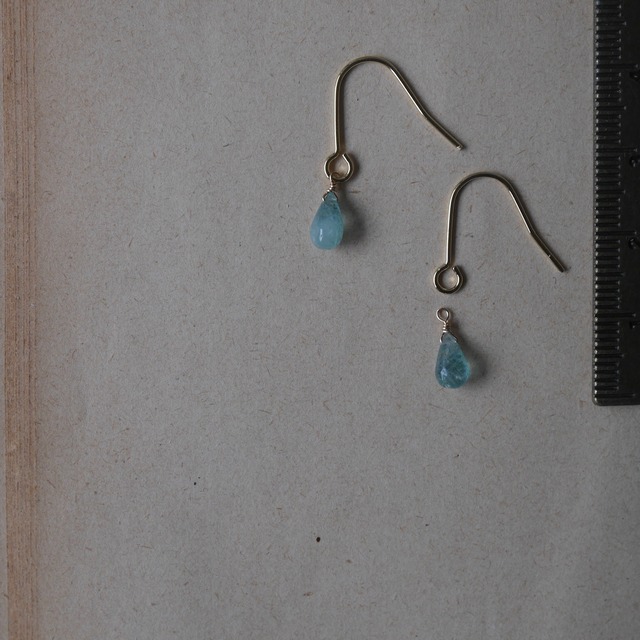 春時雨のひと雫　エメラルド