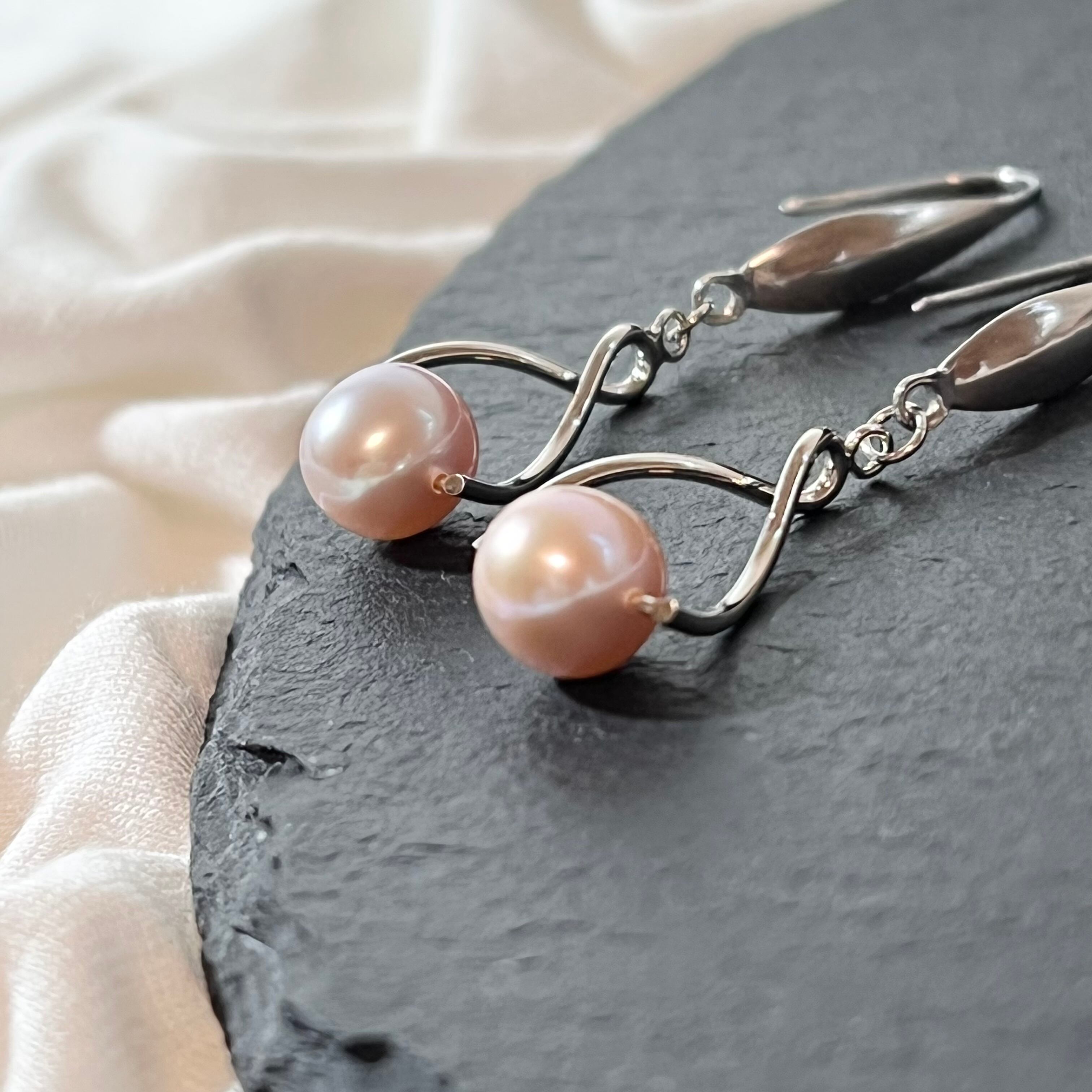 20233】パープルピンク 大人の淡水パール ピアス >>> フォーマル  