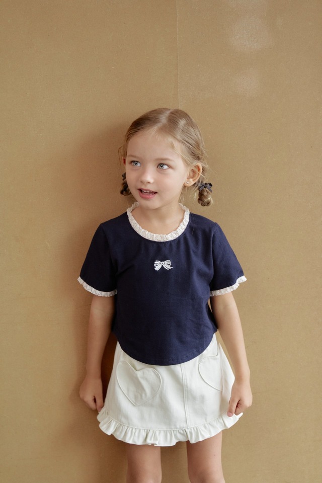 [予約] momo ann - ribbon lace T-shirt ( cream / dark brown )( 5-13号 )