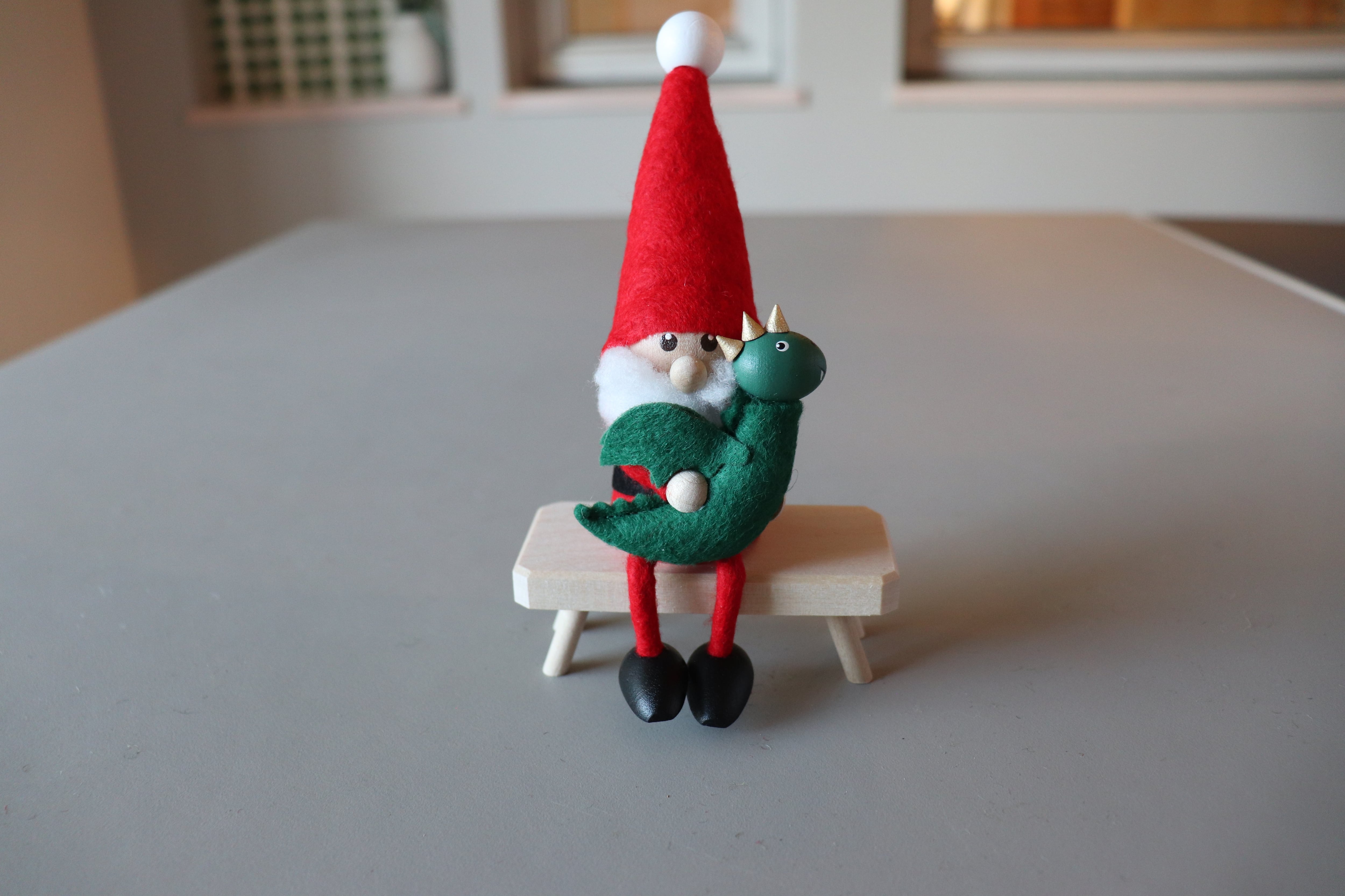 Nordika Nisse/ノルディカニッセ ドラゴンを抱えたサンタ | Linnel