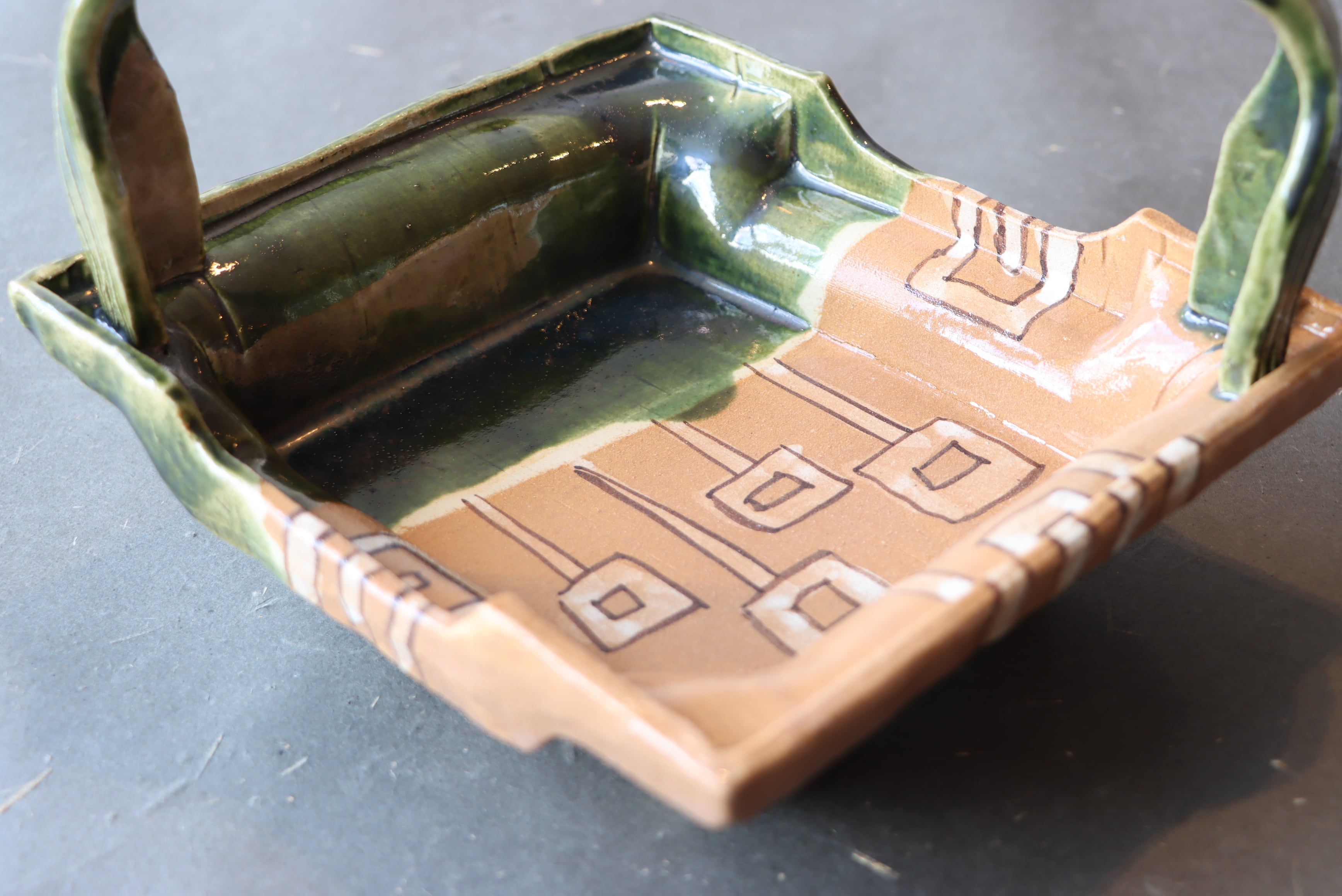 鳴海織部 長佑造 幾何化花文 手鉢 共箱/Oribe ware basket with box