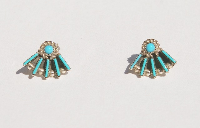 ズニ族 ターコイズ ニードルポイント ピアス 送料無料 Mana Music Effect