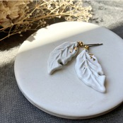 カシの葉 ピアス/イヤリング