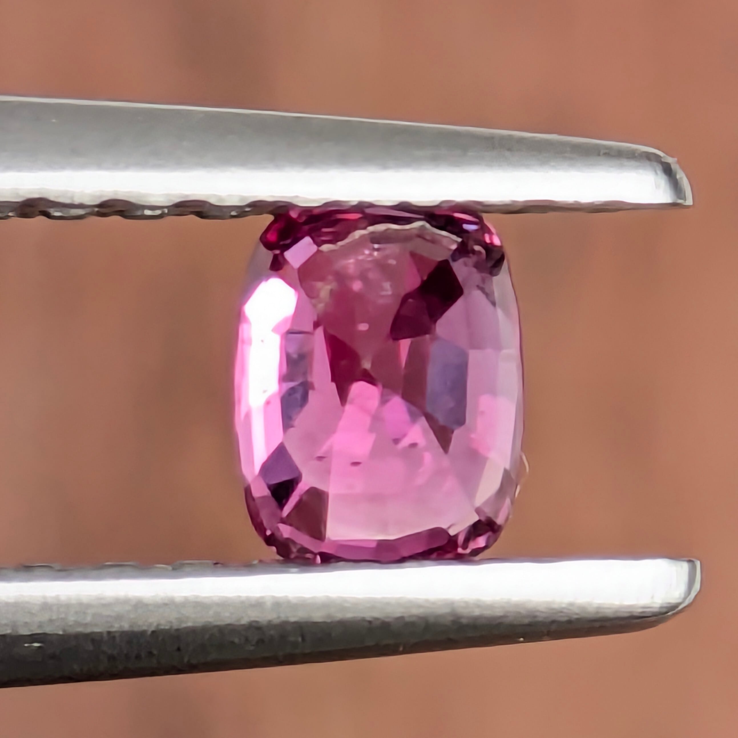 非加熱ピンクサファイアルース ミャンマー・モゴック産【0.42ct