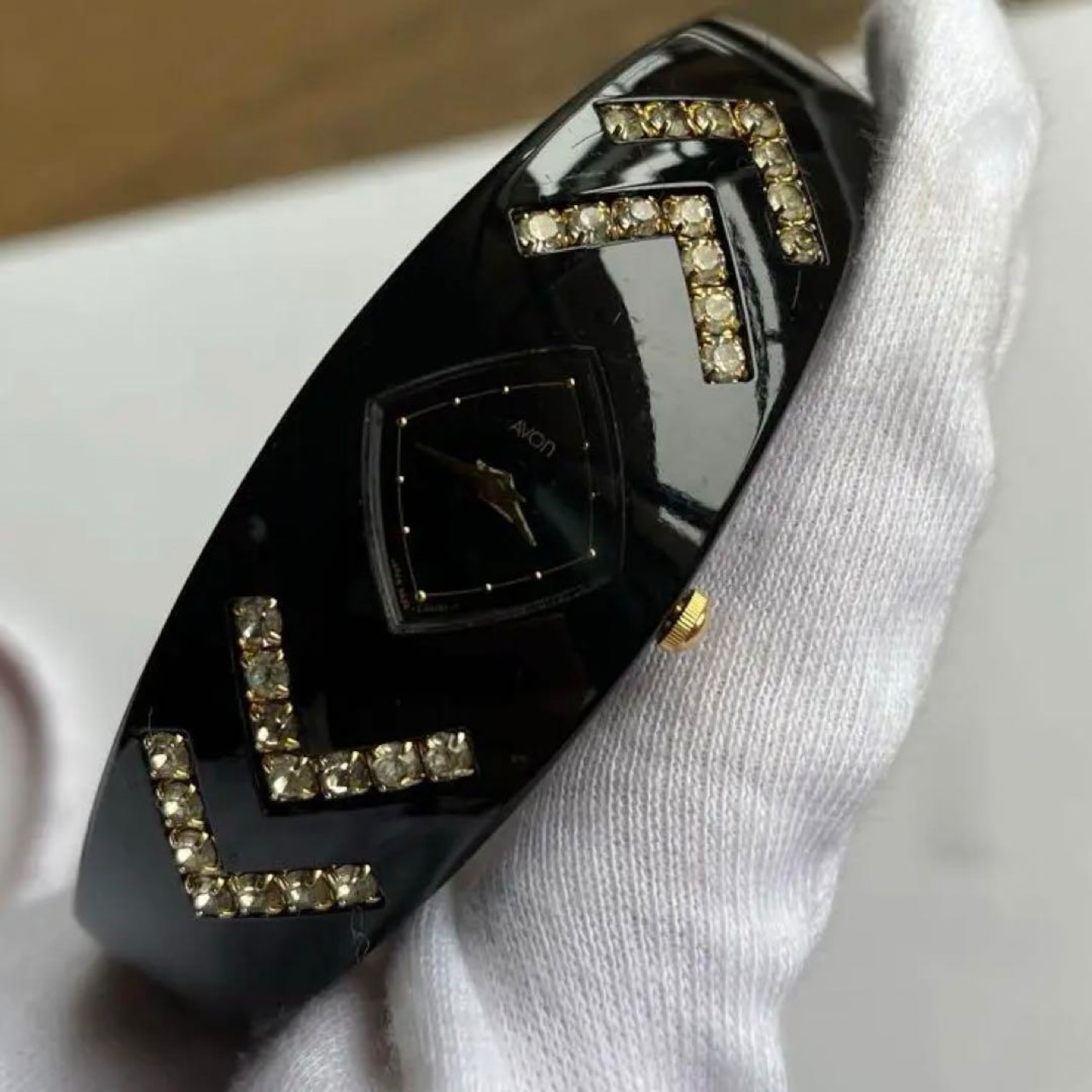 AVON バングル腕時計