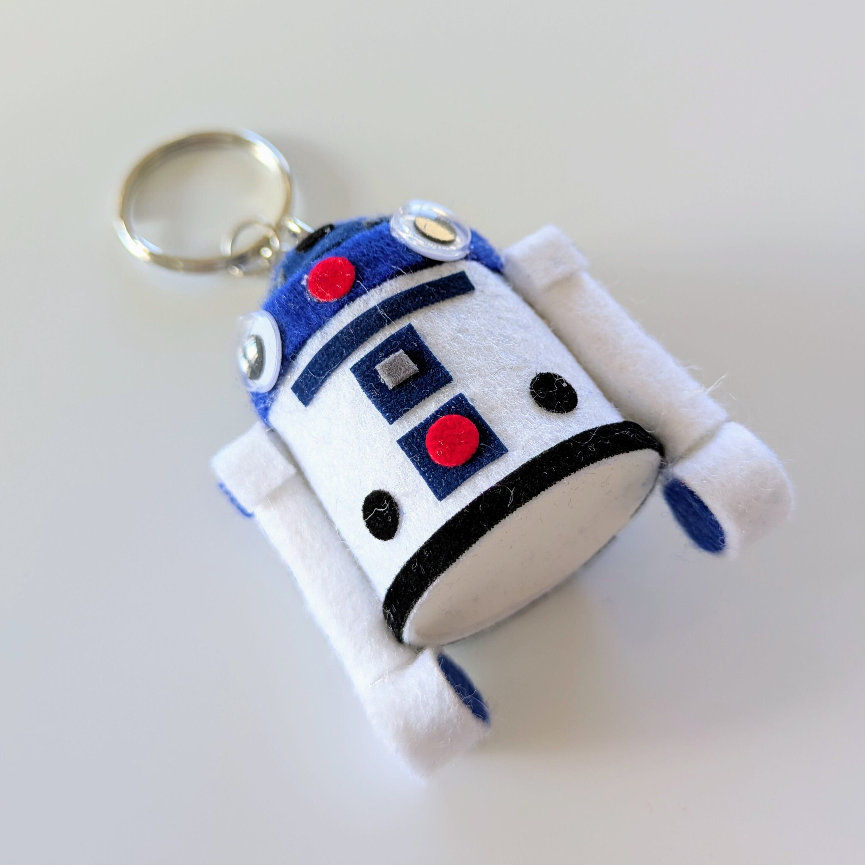 【 Star Wars / スターウォーズ / R2-D2 】 Voodoo doll KeyHolder / ブードゥー人形 / 身代わり人形 /お守り人形  〚アメリカン雑貨 アメトイ〛