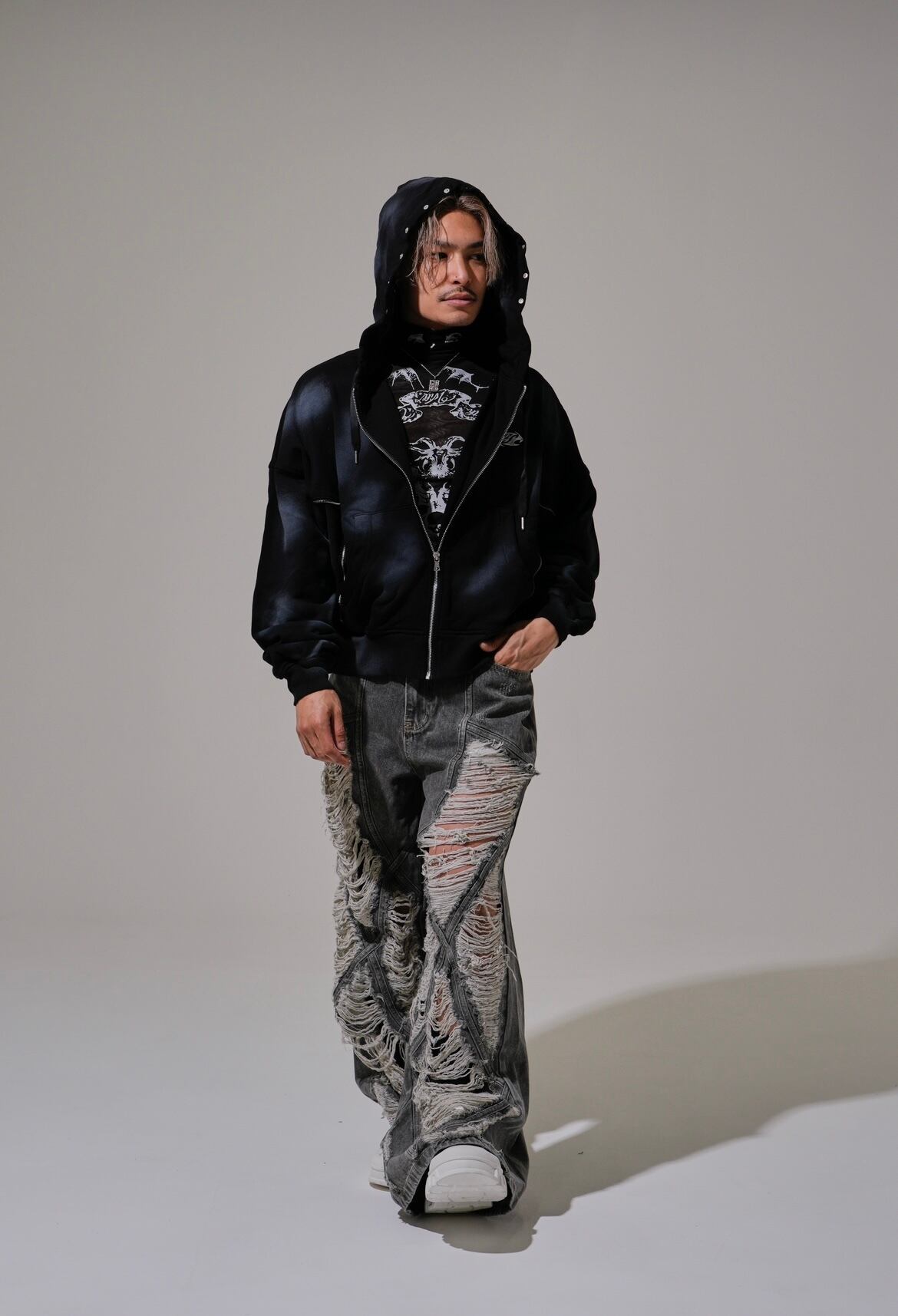 BARCON スタッズブリーチスプレーZIPパーカー | 韓国系ユニセックス