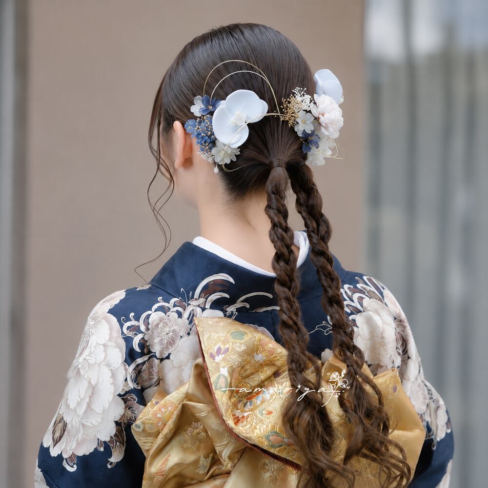 髪飾り ホワイト胡蝶蘭とブルーの小花