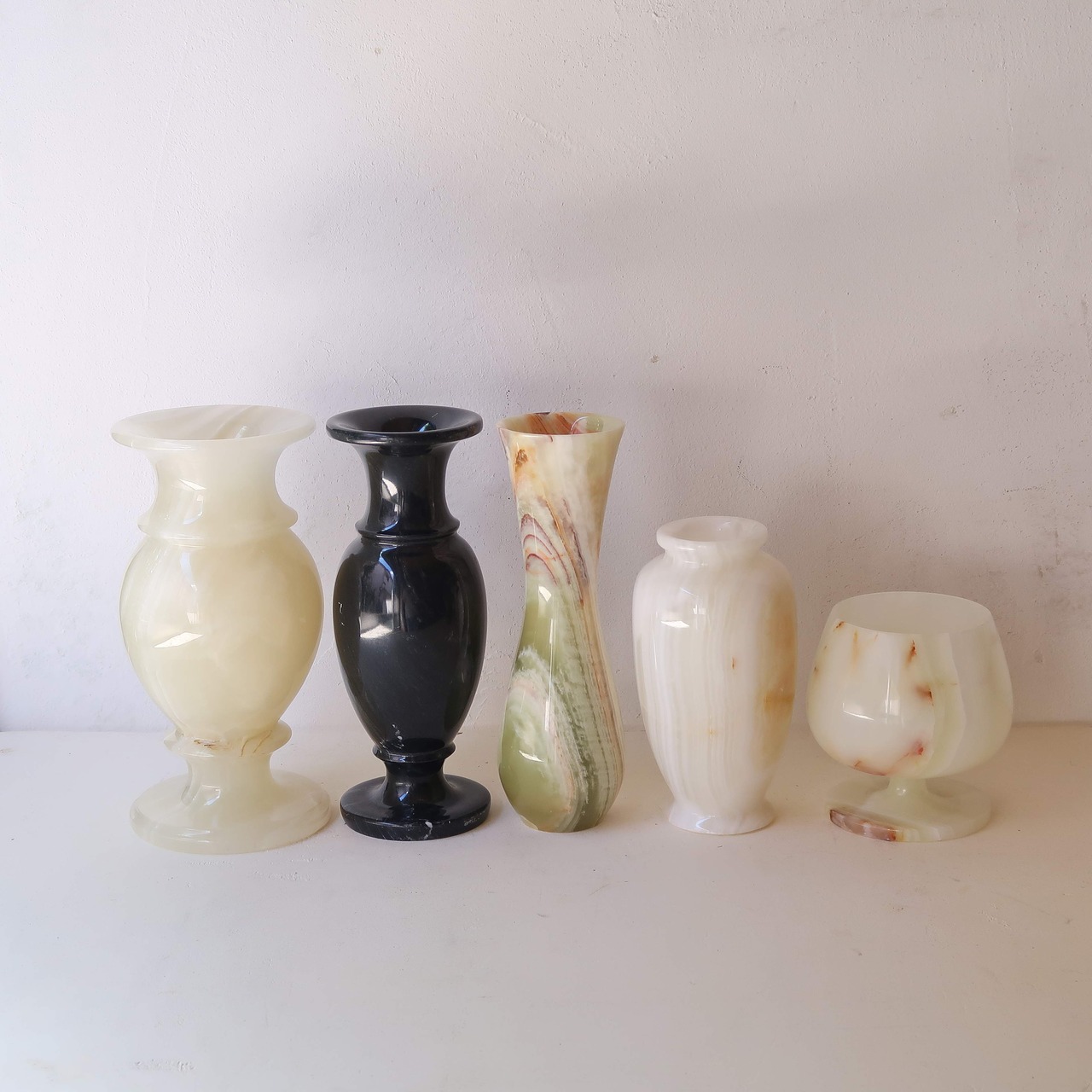 とうめいホワイトな丸石の花瓶