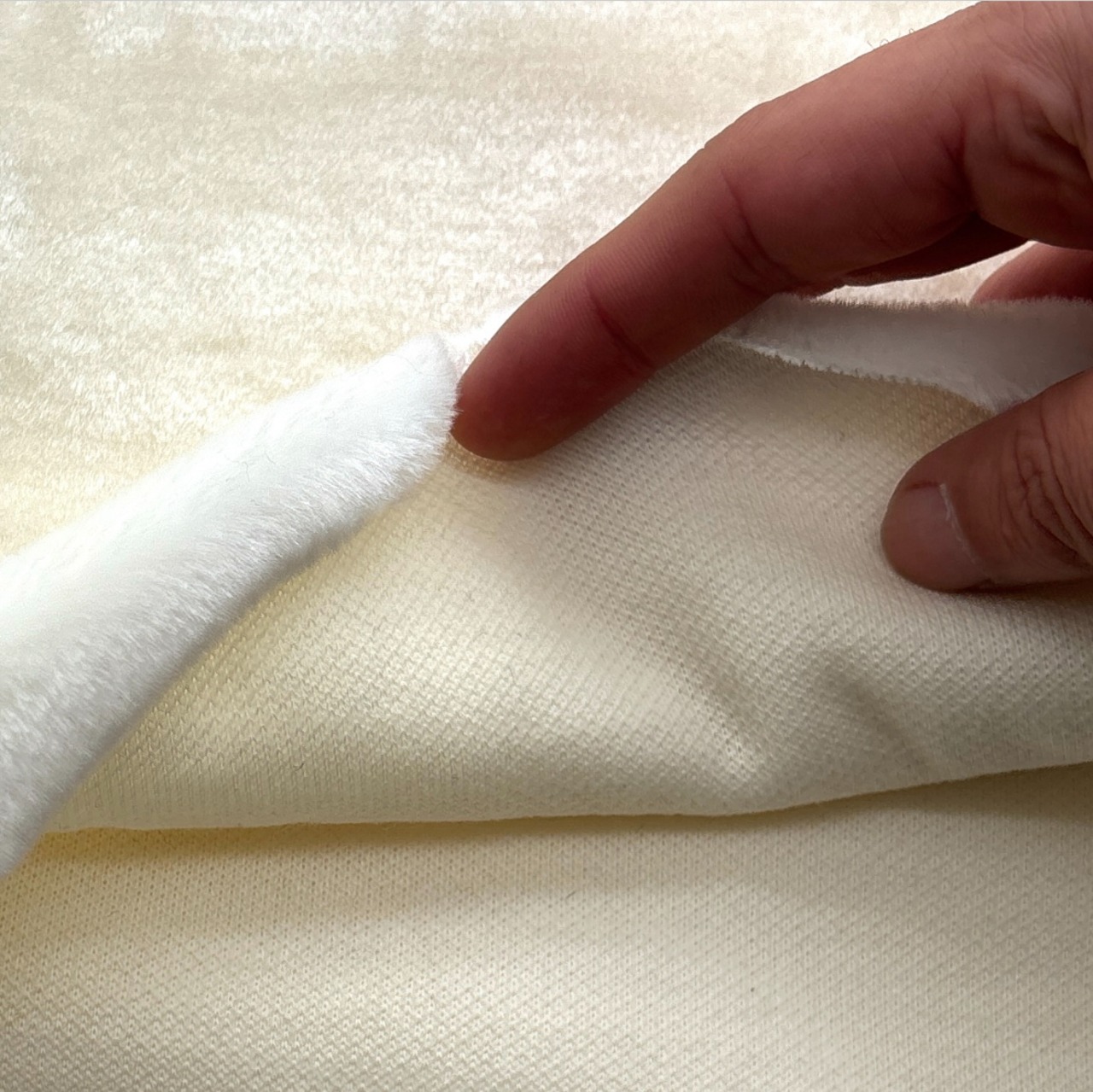 ★AM161◆1m◆ラスト1点◆ポリエステルアクリル混エコファーニット生地◆アイボリー