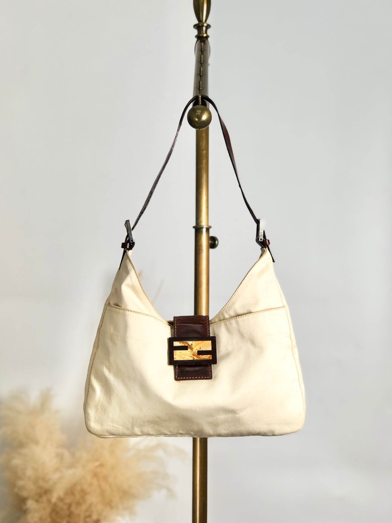 FENDI フェンディ ショルダーバッグ ベージュ FFロゴ キャンバス