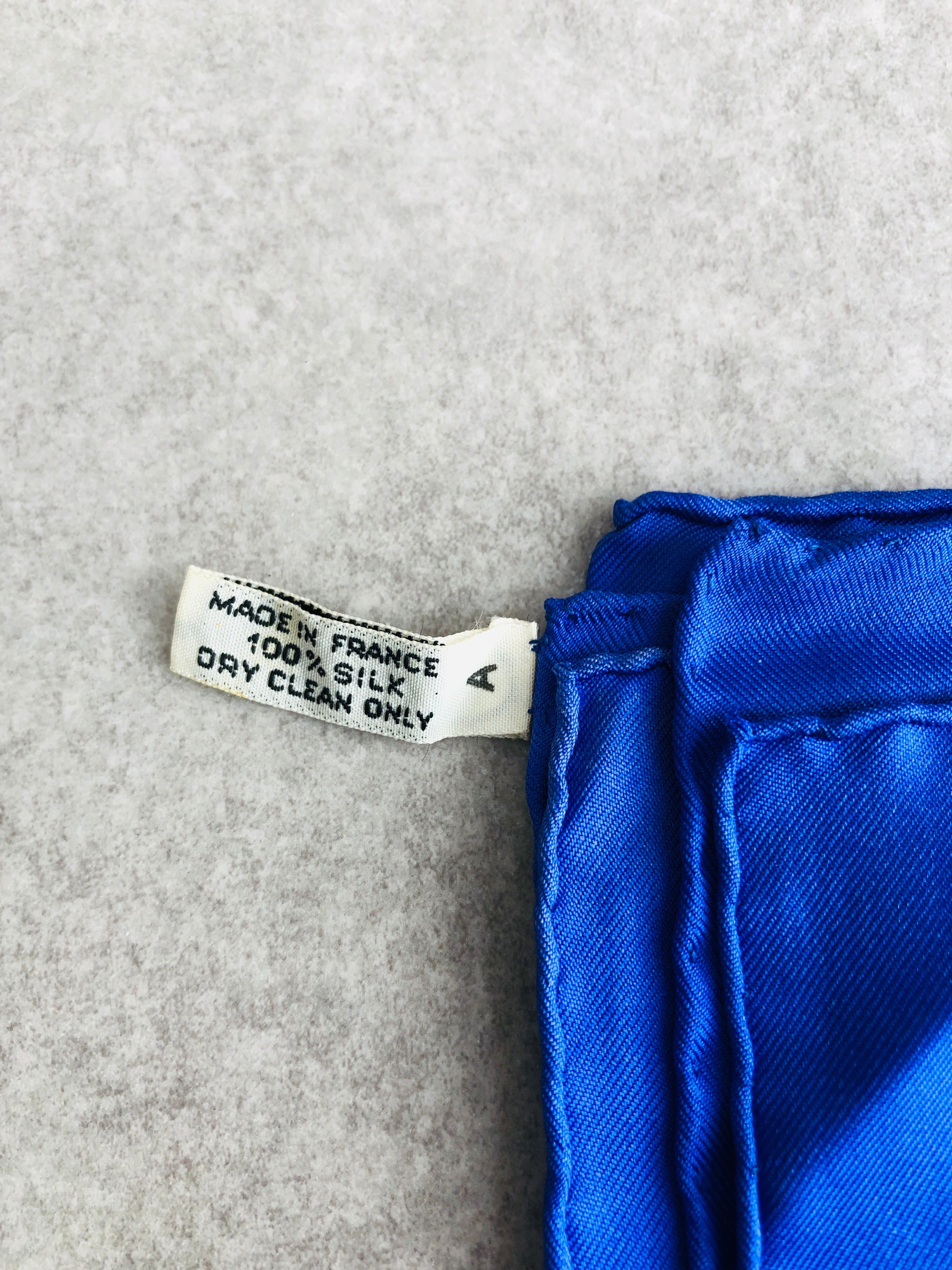 HERMES エルメス スカーフ レッド×ブルー シルク カレジェアン