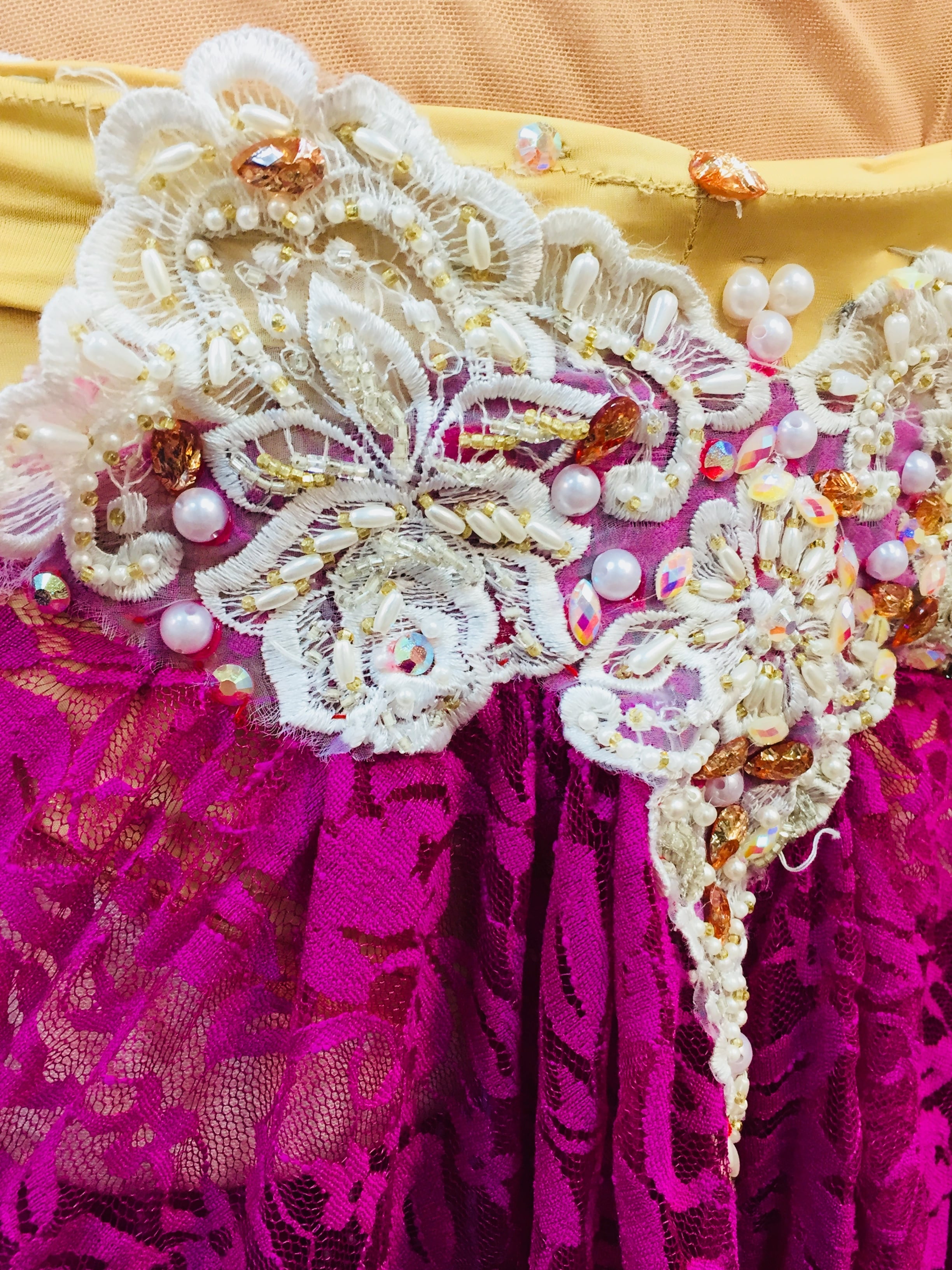 ピンク 衣装 ベリーダンス コスチューム 豪華 蛍光カラー フリンジ