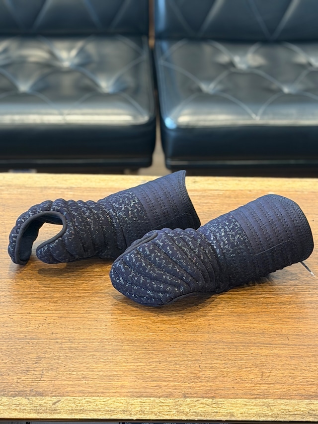 【世界で1つの希少品✨印伝風トンボのキングコブラ】【贈り物用やお出かけ用にオススメ‼️】【Lサイズ1名様限定大特価‼️】『雅(みやび)キングコブラ 』甲手頭 人工革 甲手 【世界で1つの希少品✨印伝風トンボのキングコブラ】【贈り物用やお出かけ用にオススメ‼️】【Lサイズ1名様限定大特価‼️】『雅(みやび)キングコブラ 』甲手頭 人工革 甲手