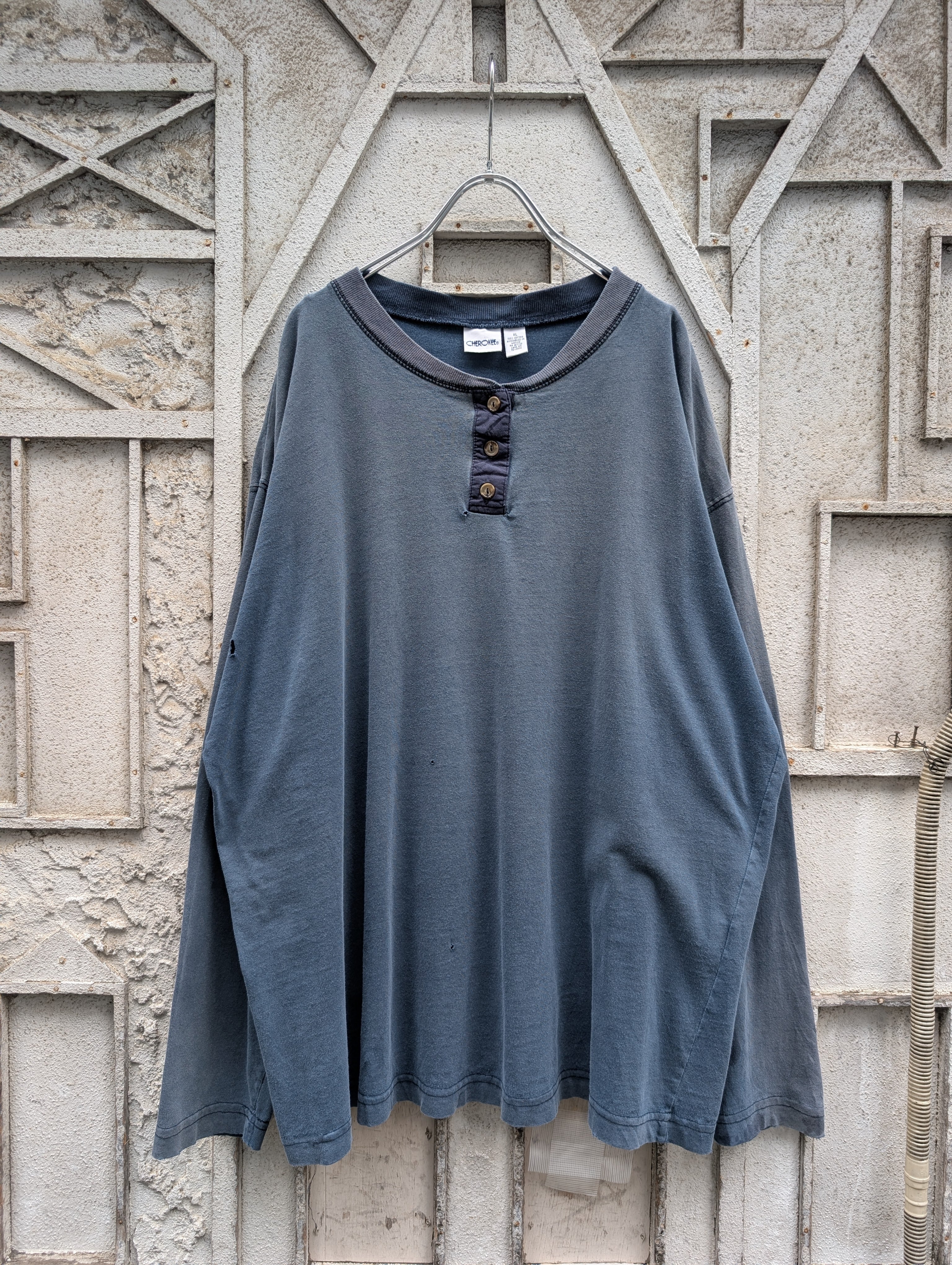 "GRUNGE" fade henry neck L/S