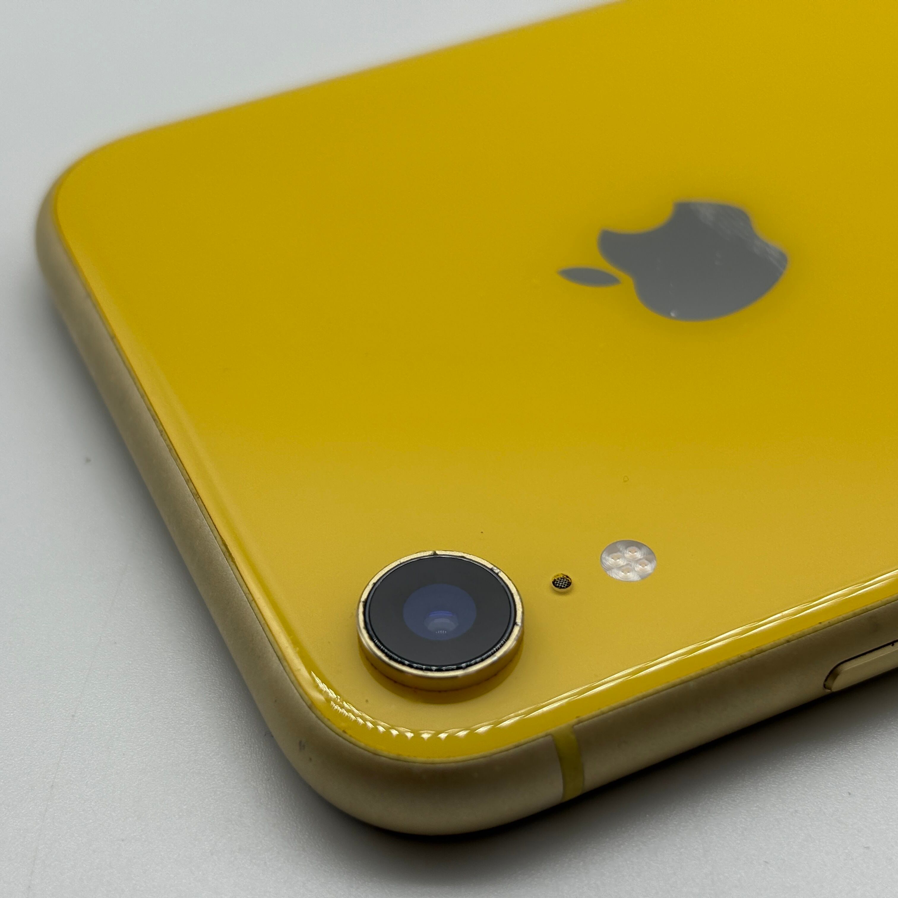 iPhoneXR 64GB ゴールド アイフォン本体 SIMフリー SIMロック解除済み