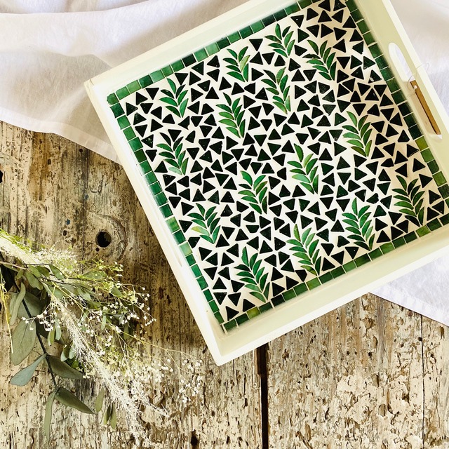 リーフ柄モザイクガラストレイ