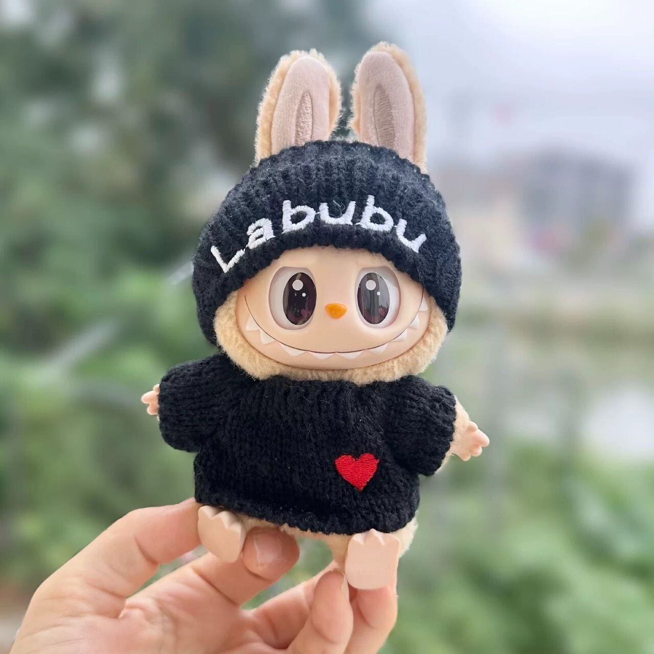 LABUBU 着せ替え 17cm ラブブ服 ブラック 黒 ホワイト 白 ロゴ刺繡入り