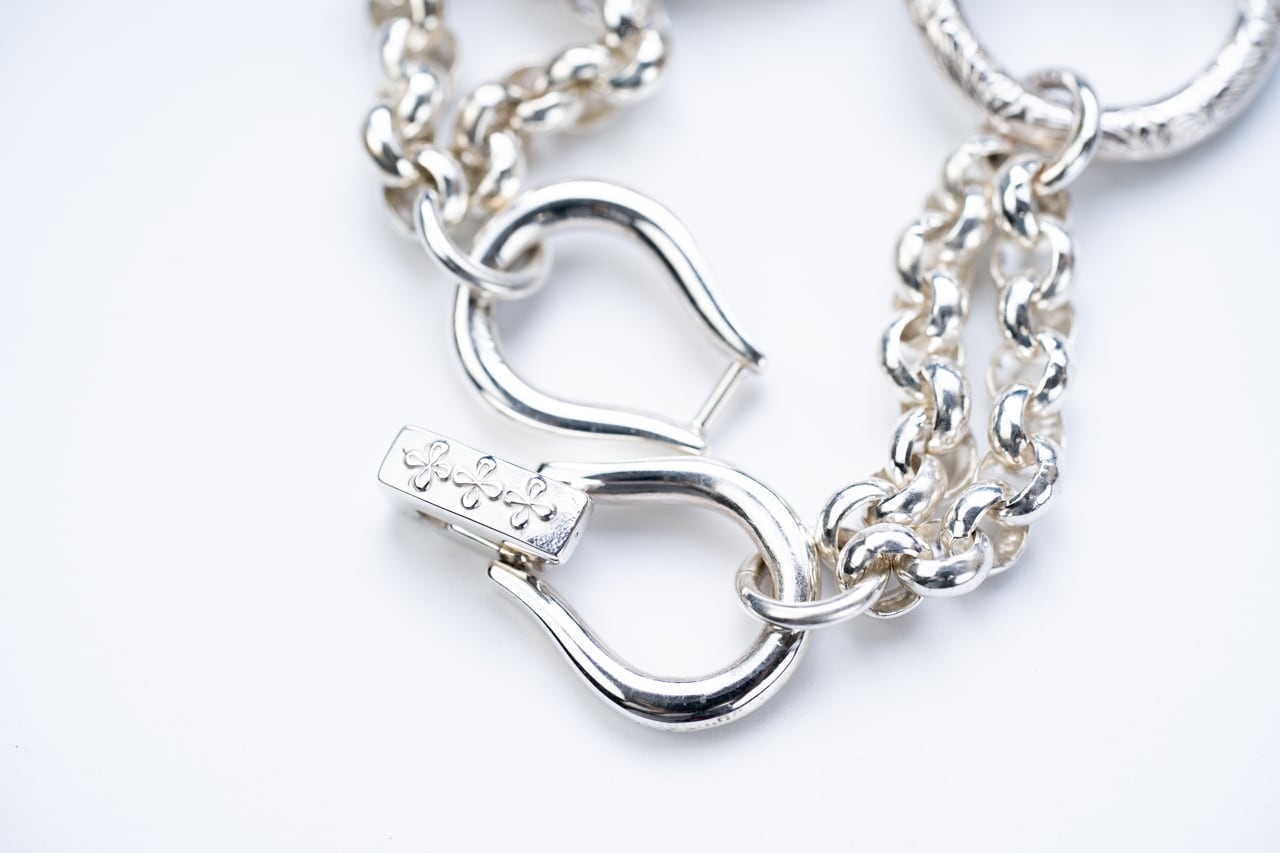 ワットウィーウォント　バーンフリーリー　別注　バンバンの実　ウォールナット Pin （パン） | デルヴォー公式サイト