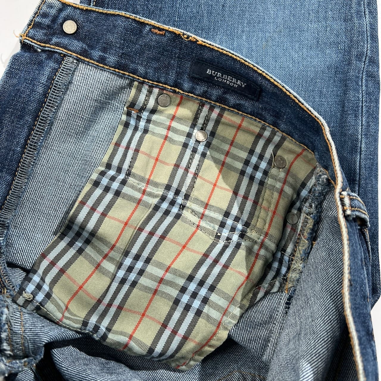 BURBERRY LONDON バーバリー ロンドン バックデザイン デニムパンツ ジーンズ サイズ 30 /三陽商会/日本製
