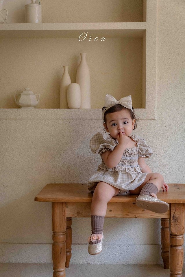 【取寄】oren｜noe smocking suit (beige)｜ノエスモッキングベビースーツ（ベージュ）｜S-M｜baby｜26 summer