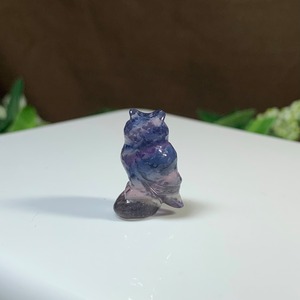 41.可愛い小さいフローライトふくろう