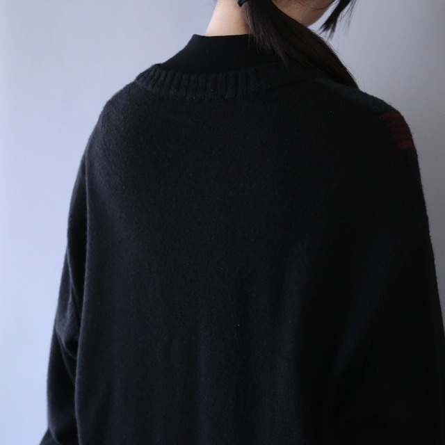 dark tone switching and fake suede patchwork design over silhouette sweater