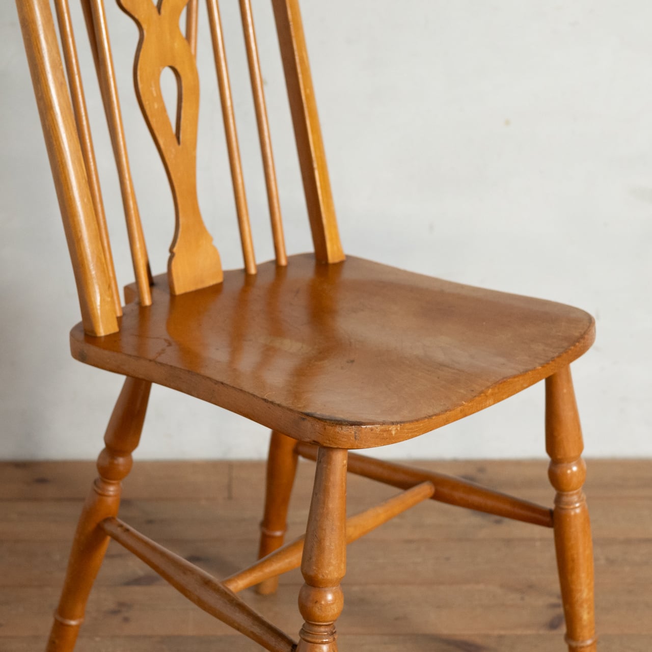 Thistleback Chair / シスルバック チェア 〈ダイニングチェア・デスク