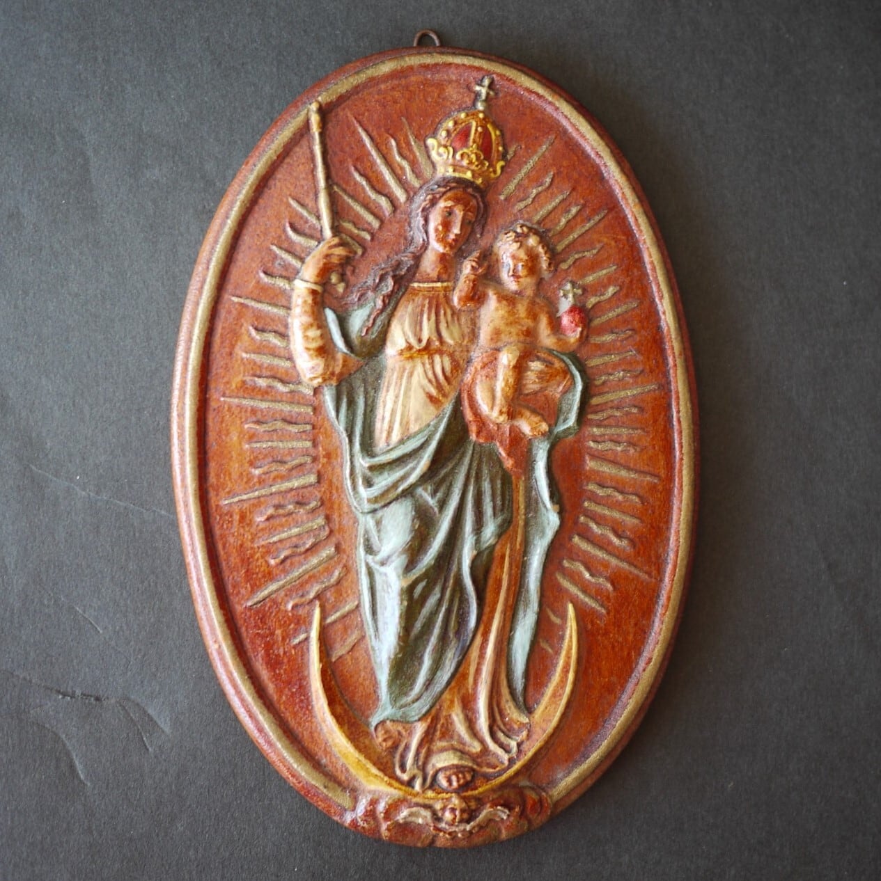 三日月の上に立つ聖母子像 木彫りレリーフ壁掛け 南ドイツ イコン