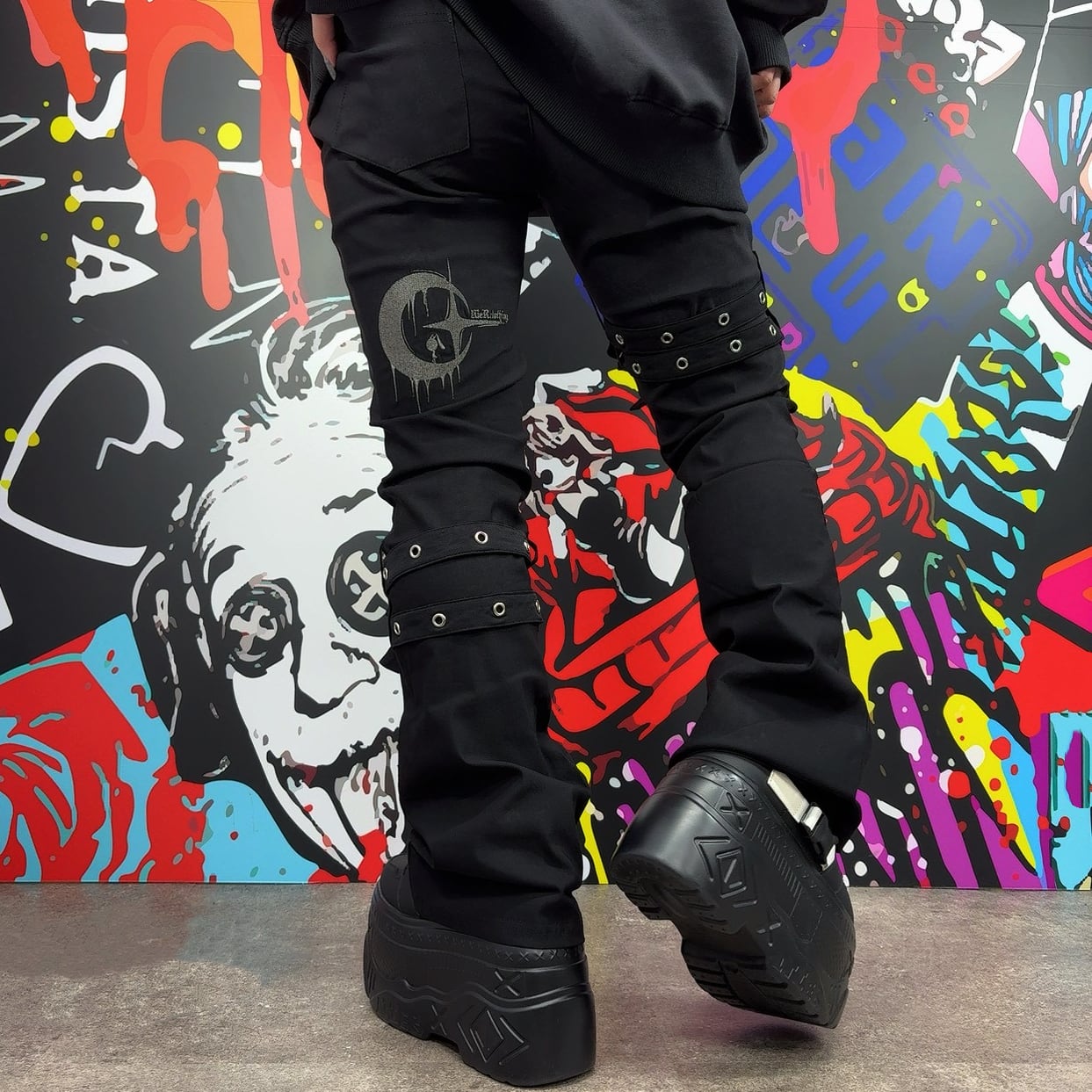 ベルトストラップ付き美脚BLACKフレアパンツ | NIER CLOTHING